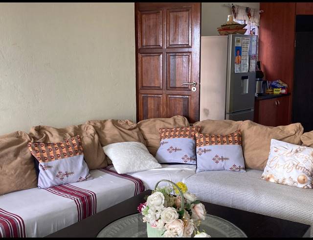 2 BEDROOM APARTMENT FOR SALE IN RUSTENBURG CENTRAL